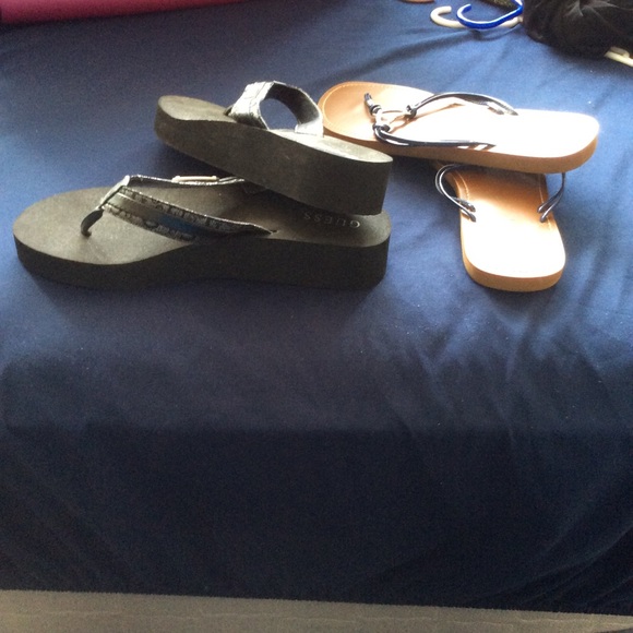 Two Pairs Guess Slaps - Picture 2 of 2